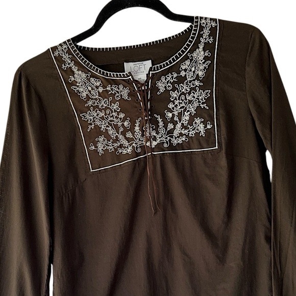 LOFT | NWOT LONG SLEEVE LACE UP EMBROIDERED COTTON TOP RUFFLE | MEDIUM PETITE - Picture 2 of 8